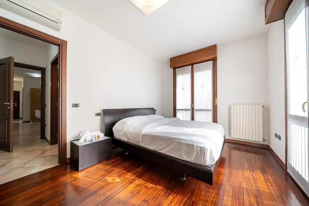 Appartamento 10Min Dalla Ghirlandina Love And Relax In Modena Italia