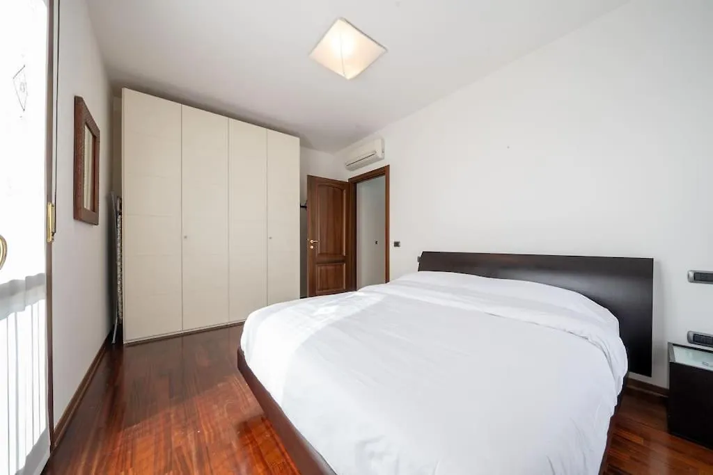 10Min Dalla Ghirlandina Love And Relax In Modena Italy